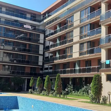 в комплекс на първа линия до плажа Appartement Pomorie
